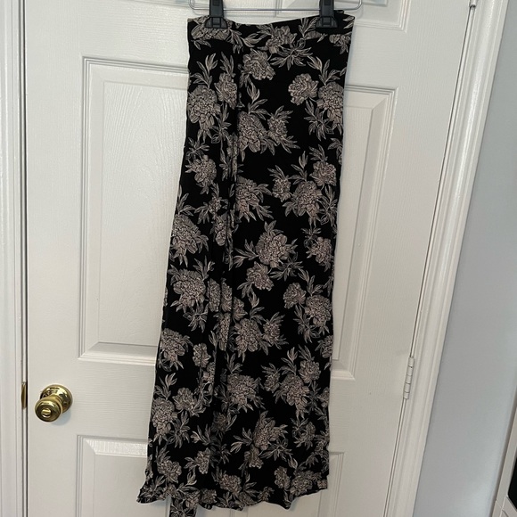 Olivaceous Dresses & Skirts - Floral Print Maxi Skirt